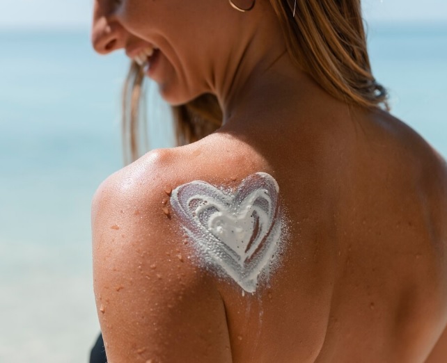 Jakie produkty przeciwsłoneczne nie powodują podrażnień u osób z AZS?