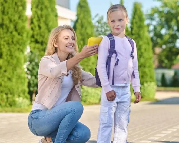 Jak rozpoznać, że dziecko nie radzi sobie w nowym środowisku szkolnym?